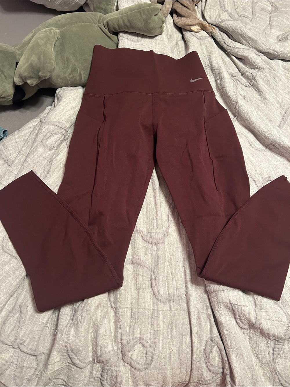Nike Maroon High-Waist Leggings with Side Pockets